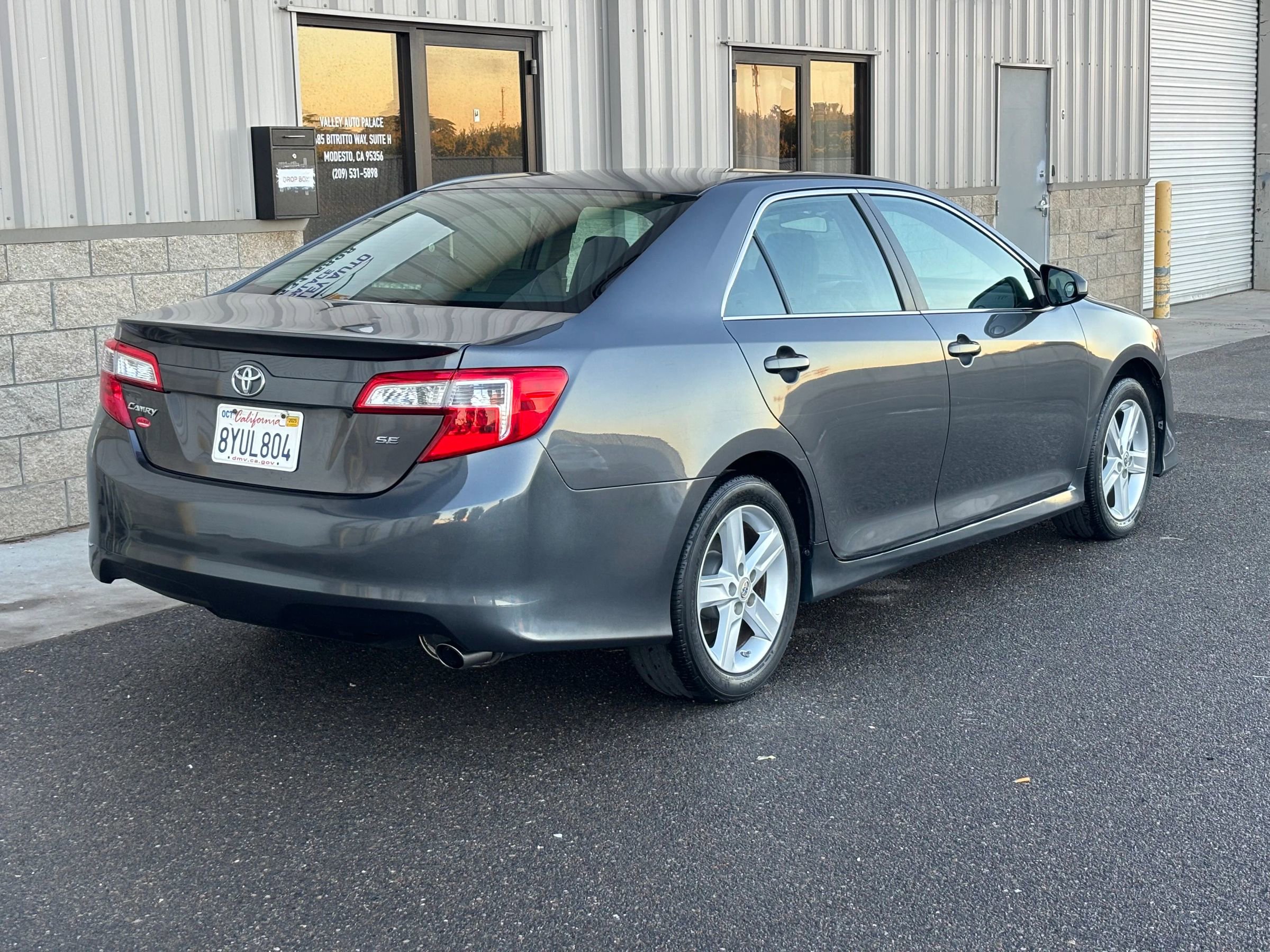 Used 2012 Toyota Camry SE image 3