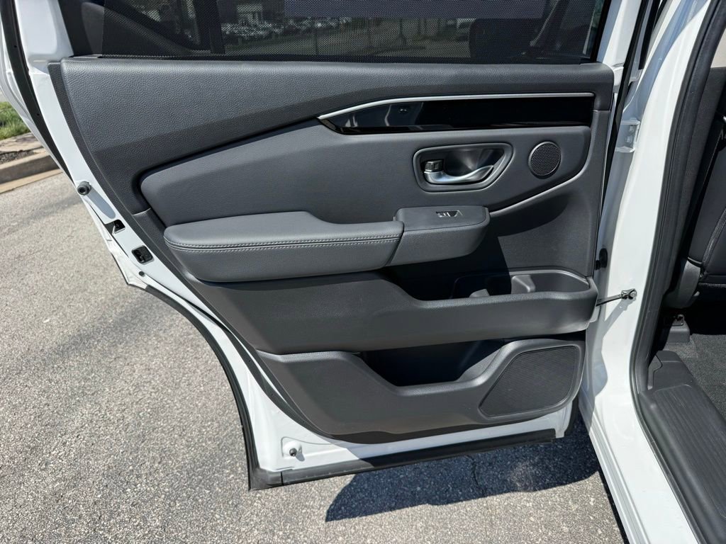 Used 2025 Honda Pilot Touring image 33