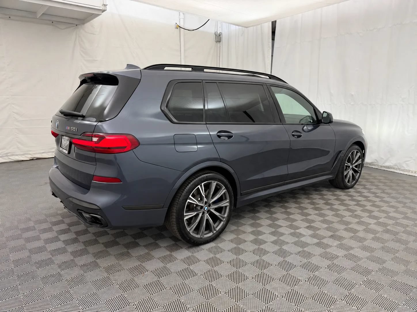 Used 2021 BMW X7 M50i w/ Dynamic Handling Package AWD/4WD image 5