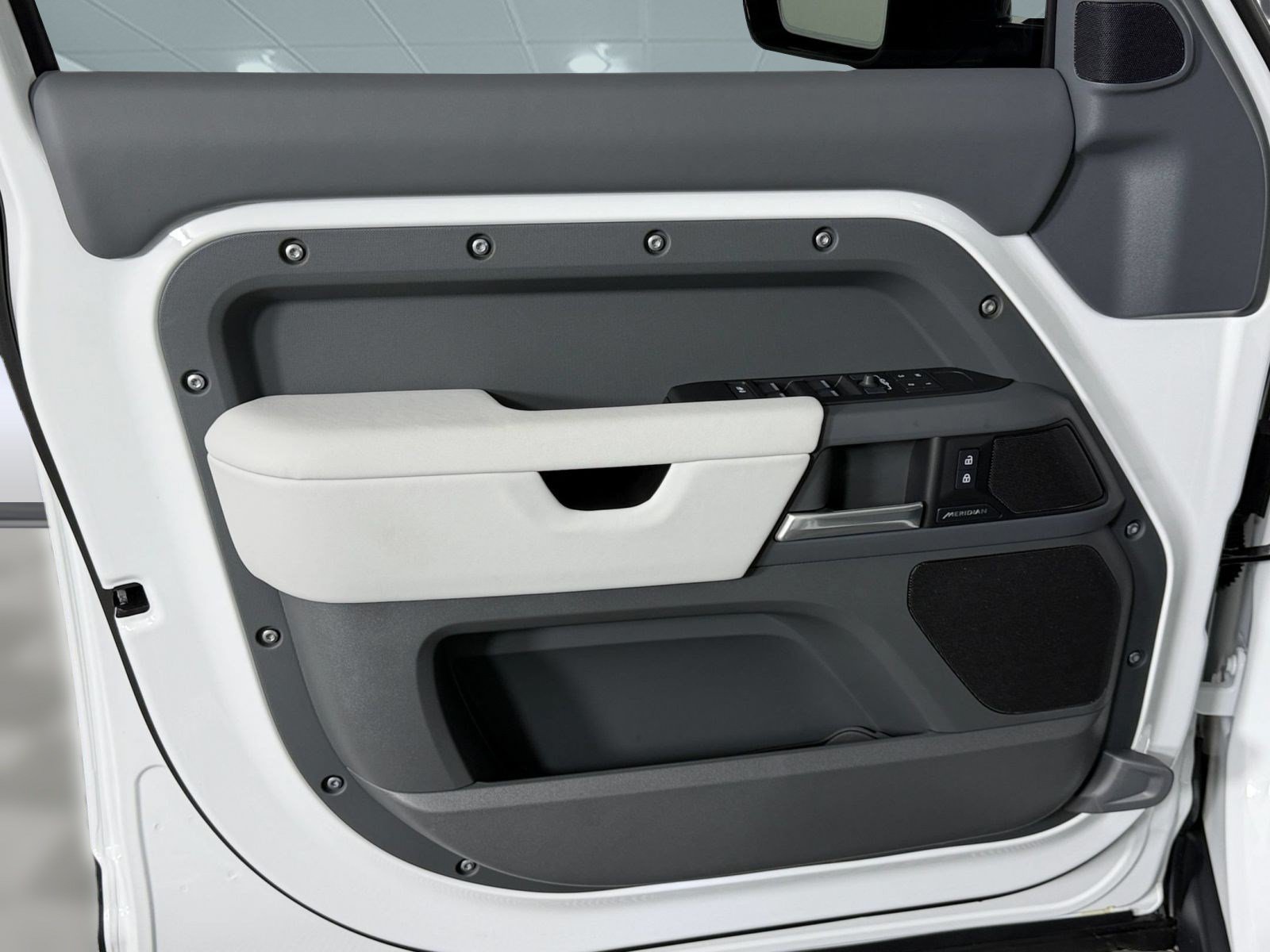 New 2026 Land Rover Defender 110 S AWD/4WD image 20