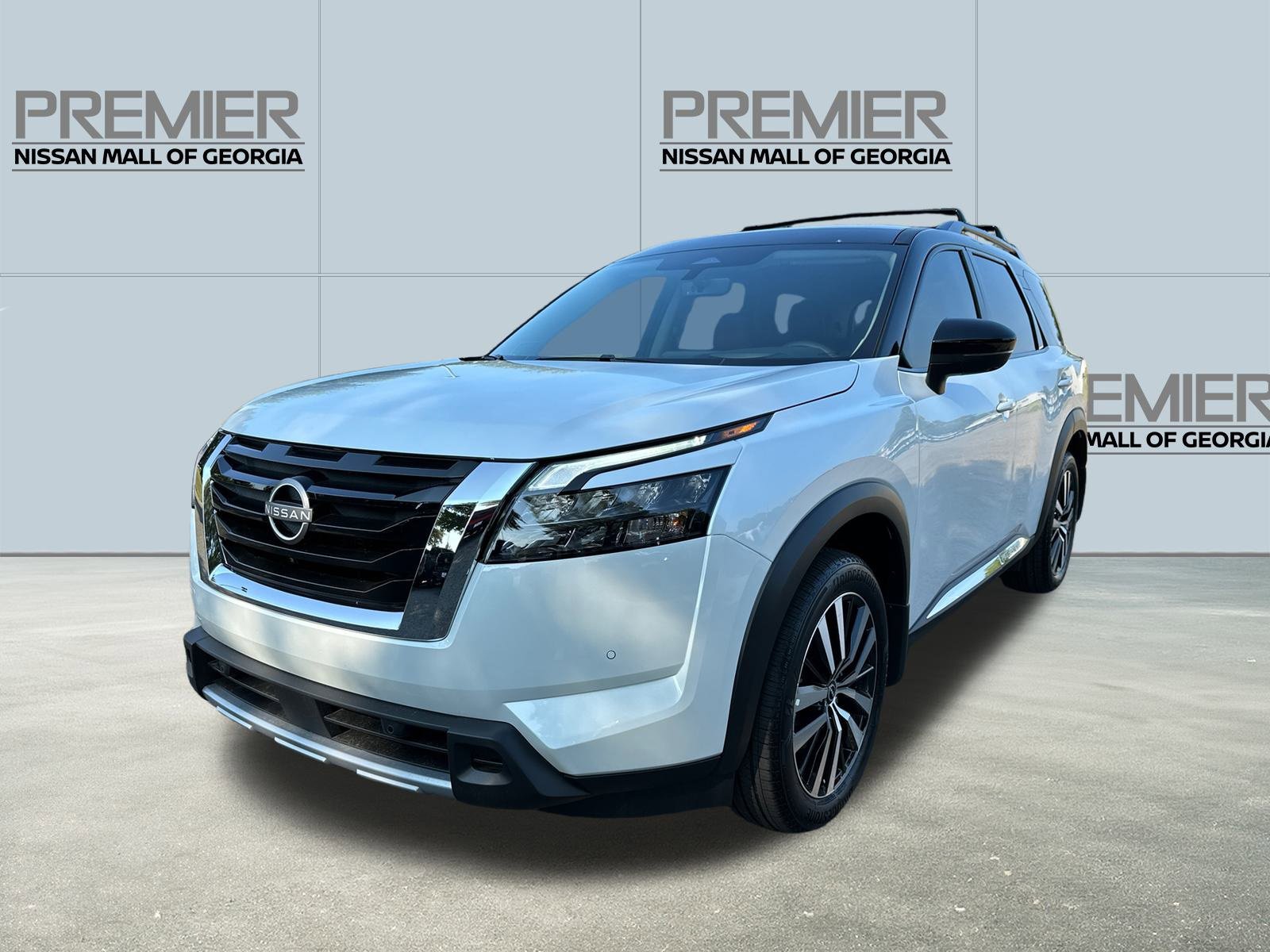 New 2025 Nissan Pathfinder Platinum w/ Cargo Package