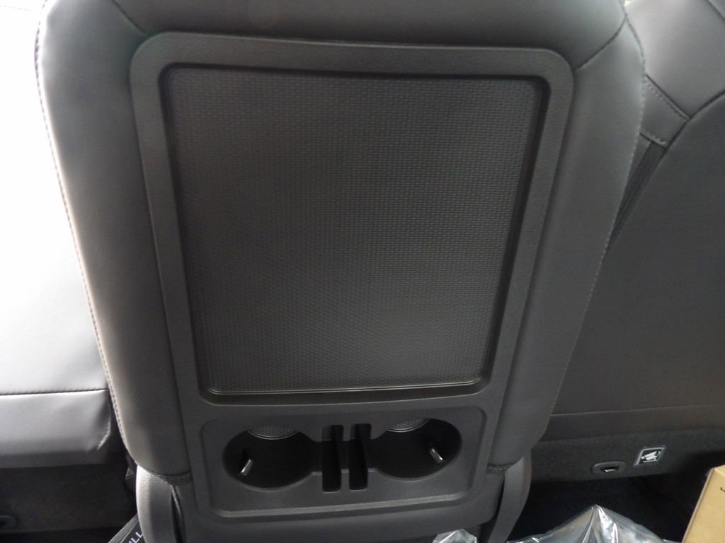 New 2026 Kia Carnival EX FWD image 30