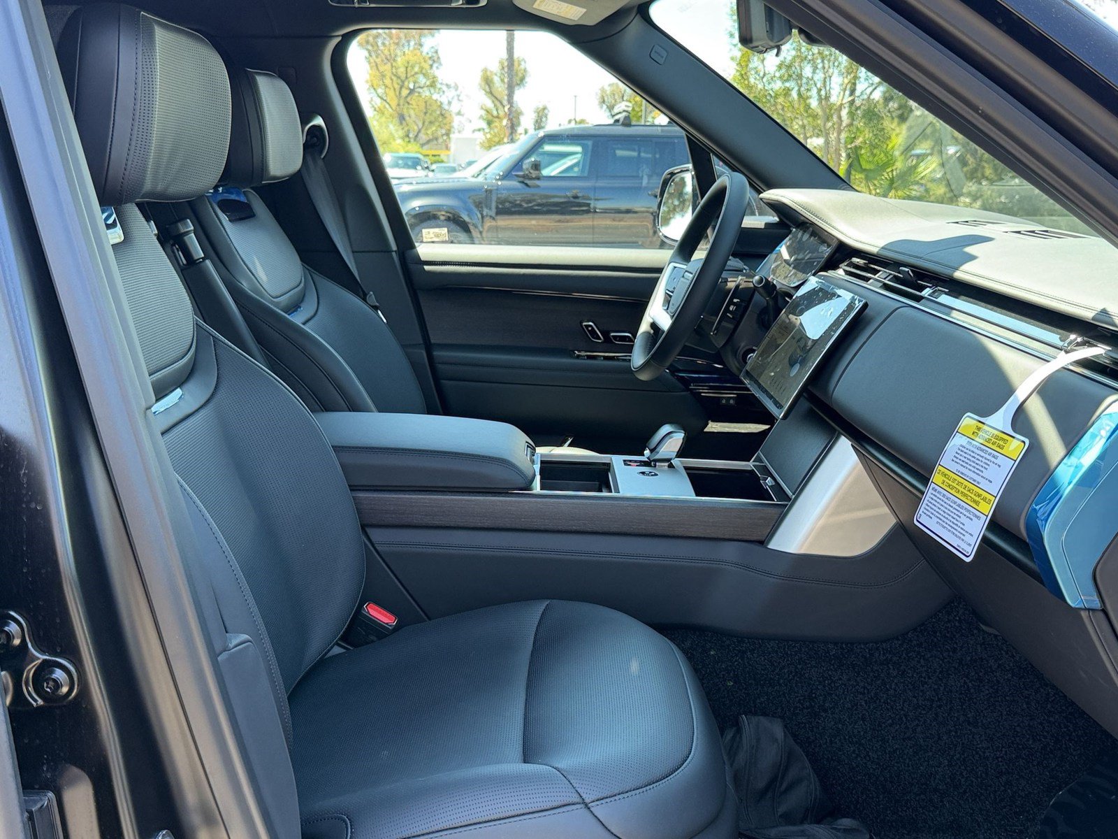 New 2026 Land Rover Range Rover SV AWD/4WD image 25