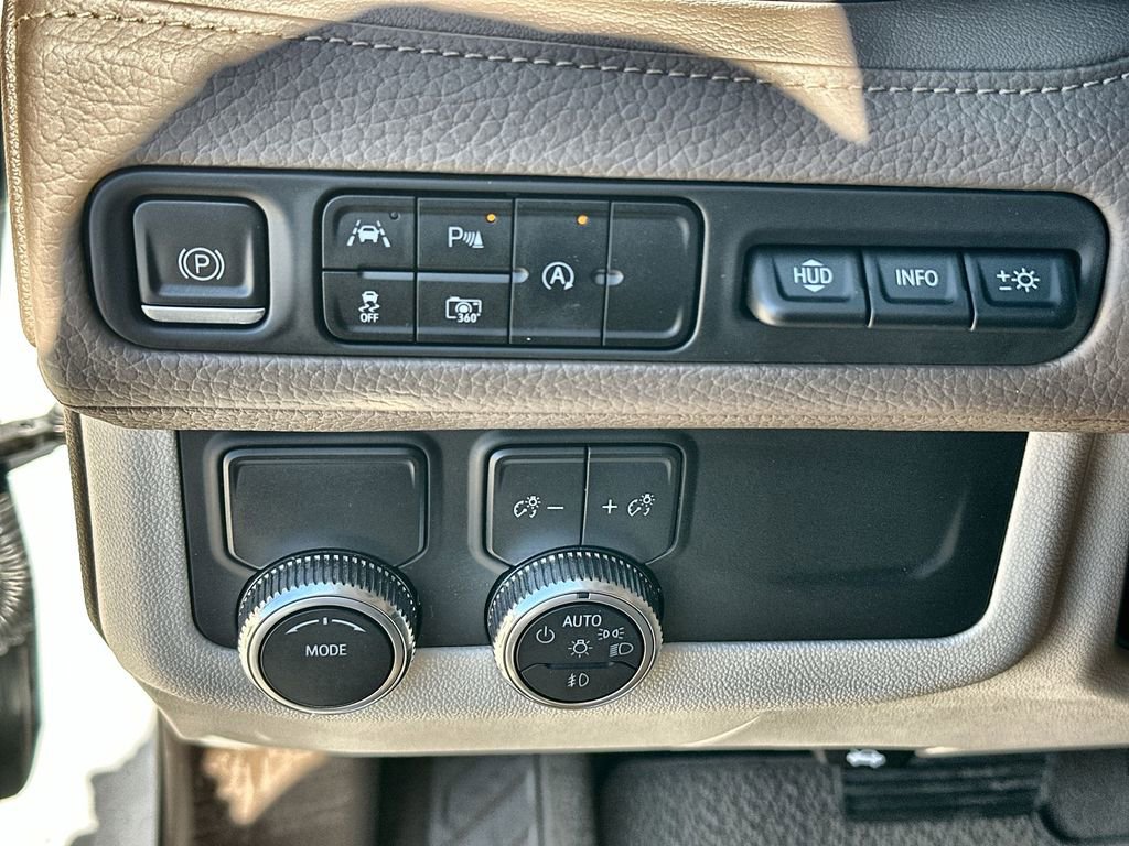 Certified 2023 GMC Yukon Denali image 18