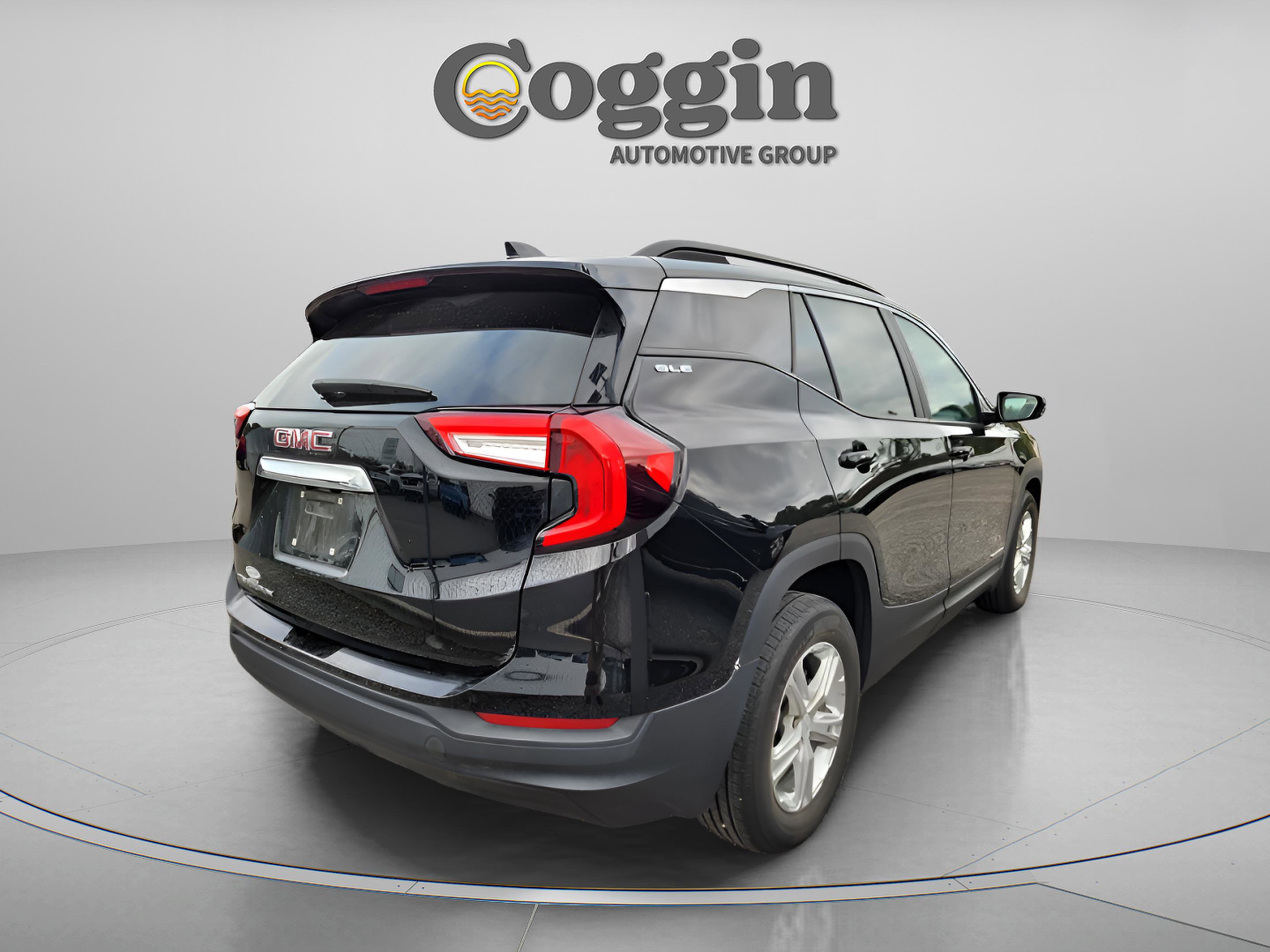 Used 2022 GMC Terrain SLE w/ Driver Convenience Package image 12