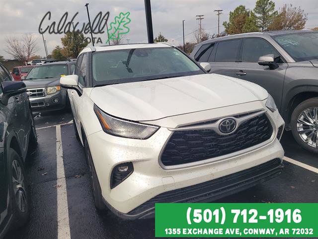 Certified 2023 Toyota Highlander XLE image 3
