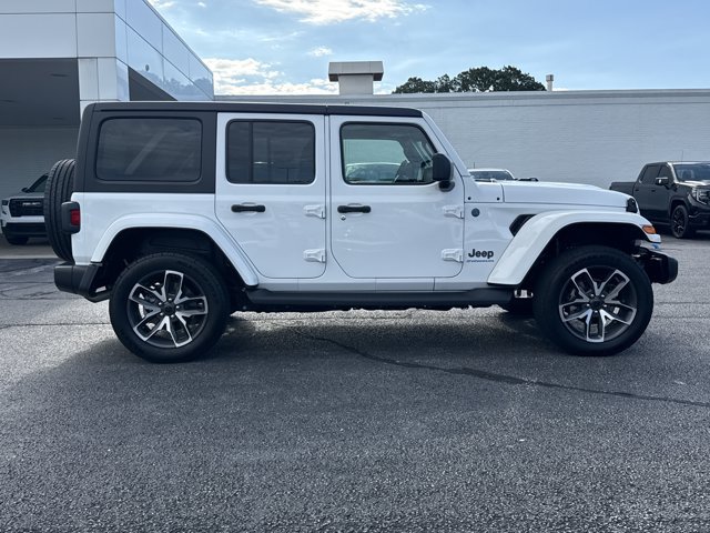 Used 2024 Jeep Wrangler Unlimited w/ Convenience Group AWD/4WD image 2