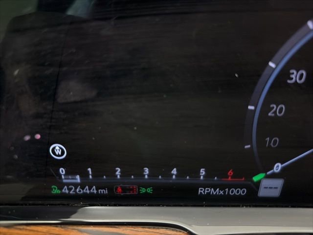 Used 2021 Cadillac Escalade Luxury image 29