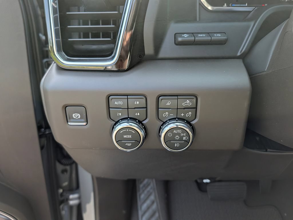 New 2026 GMC Sierra 1500 Denali w/ Denali Reserve Package AWD/4WD image 14