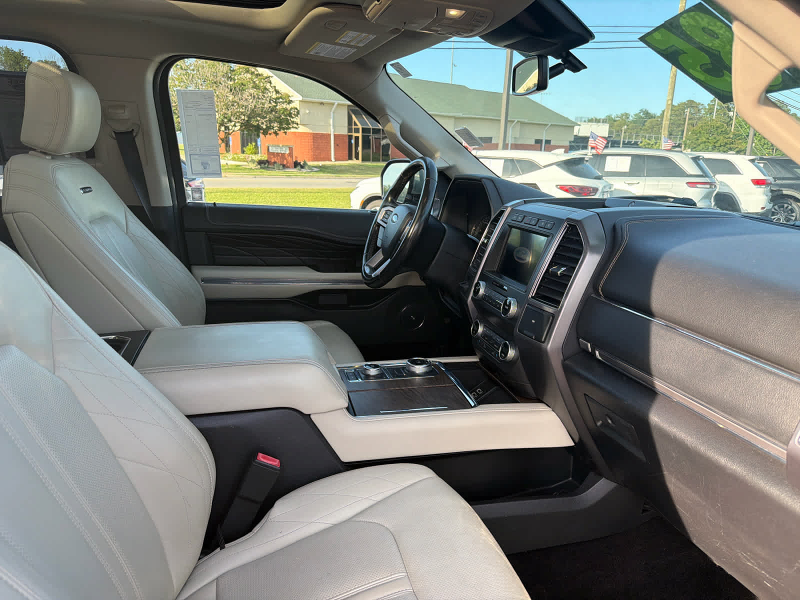 Used 2019 Ford Expedition Platinum AWD/4WD image 9