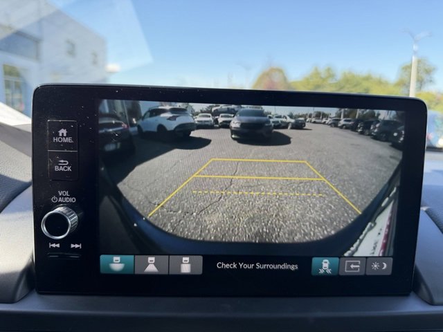 Used 2024 Honda Pilot Touring image 4