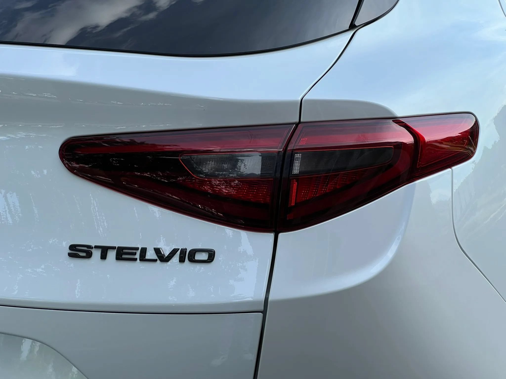 Used 2020 Alfa Romeo Stelvio Ti Sport AWD/4WD image 10