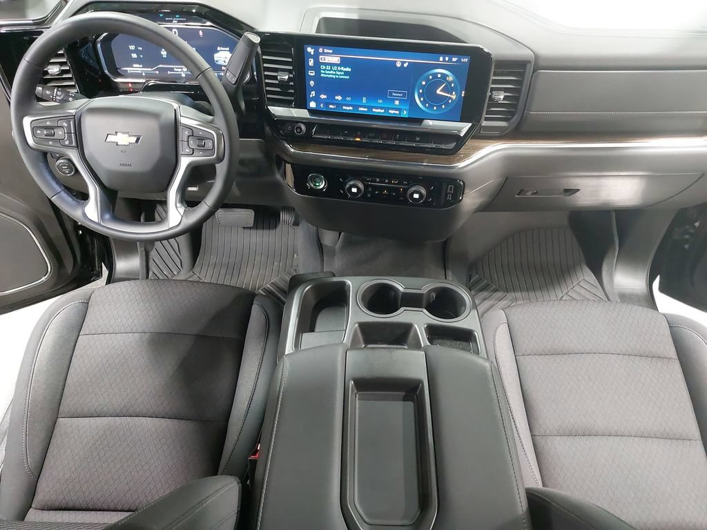 Used 2024 Chevrolet Silverado 1500 LT AWD/4WD image 9