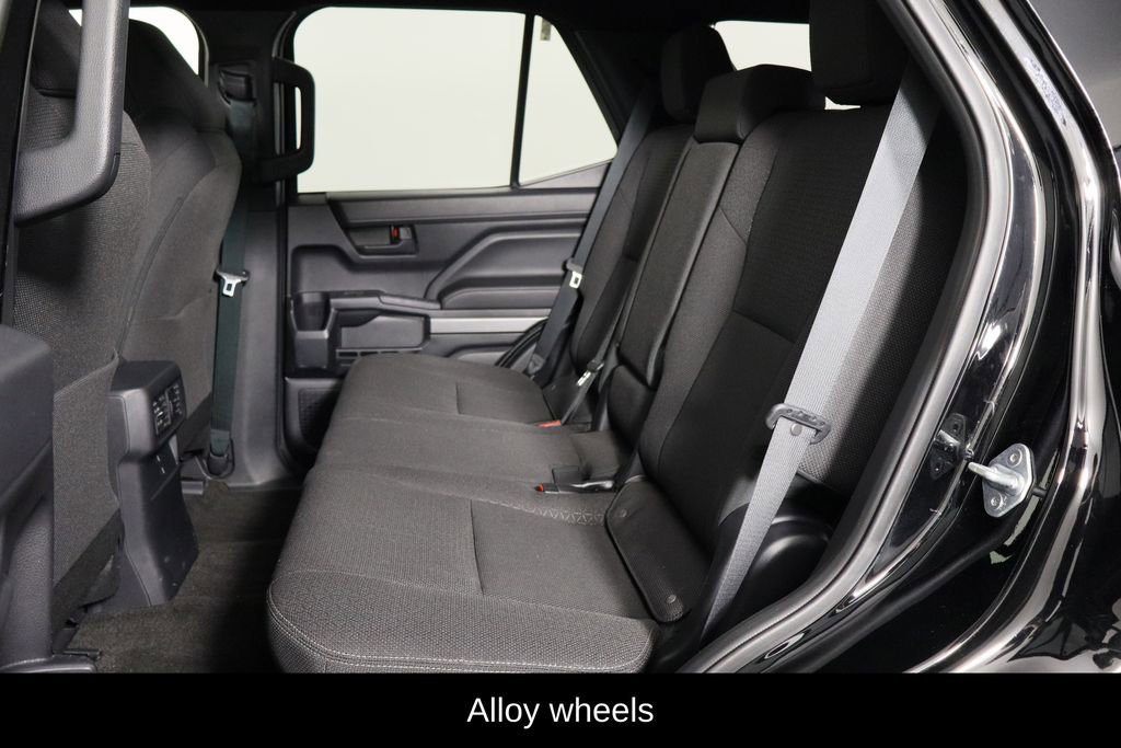 Used 2025 Toyota 4Runner SR5 image 16