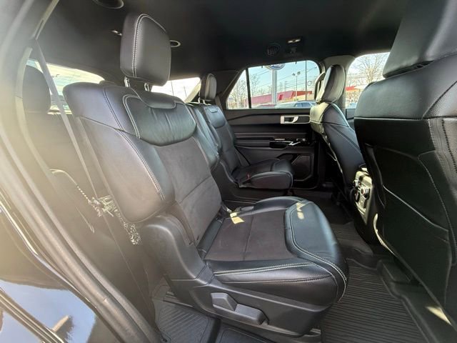 Used 2023 Ford Explorer ST image 16