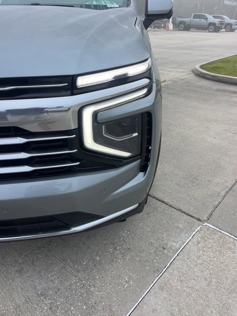 Used 2025 Chevrolet Suburban LT image 13