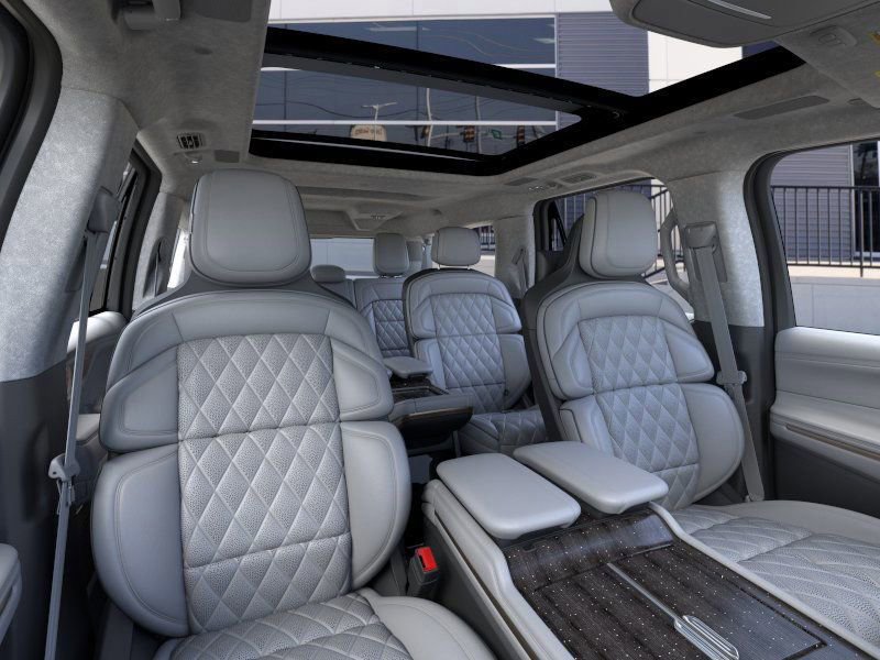 New 2025 Lincoln Navigator L Black Label image 10