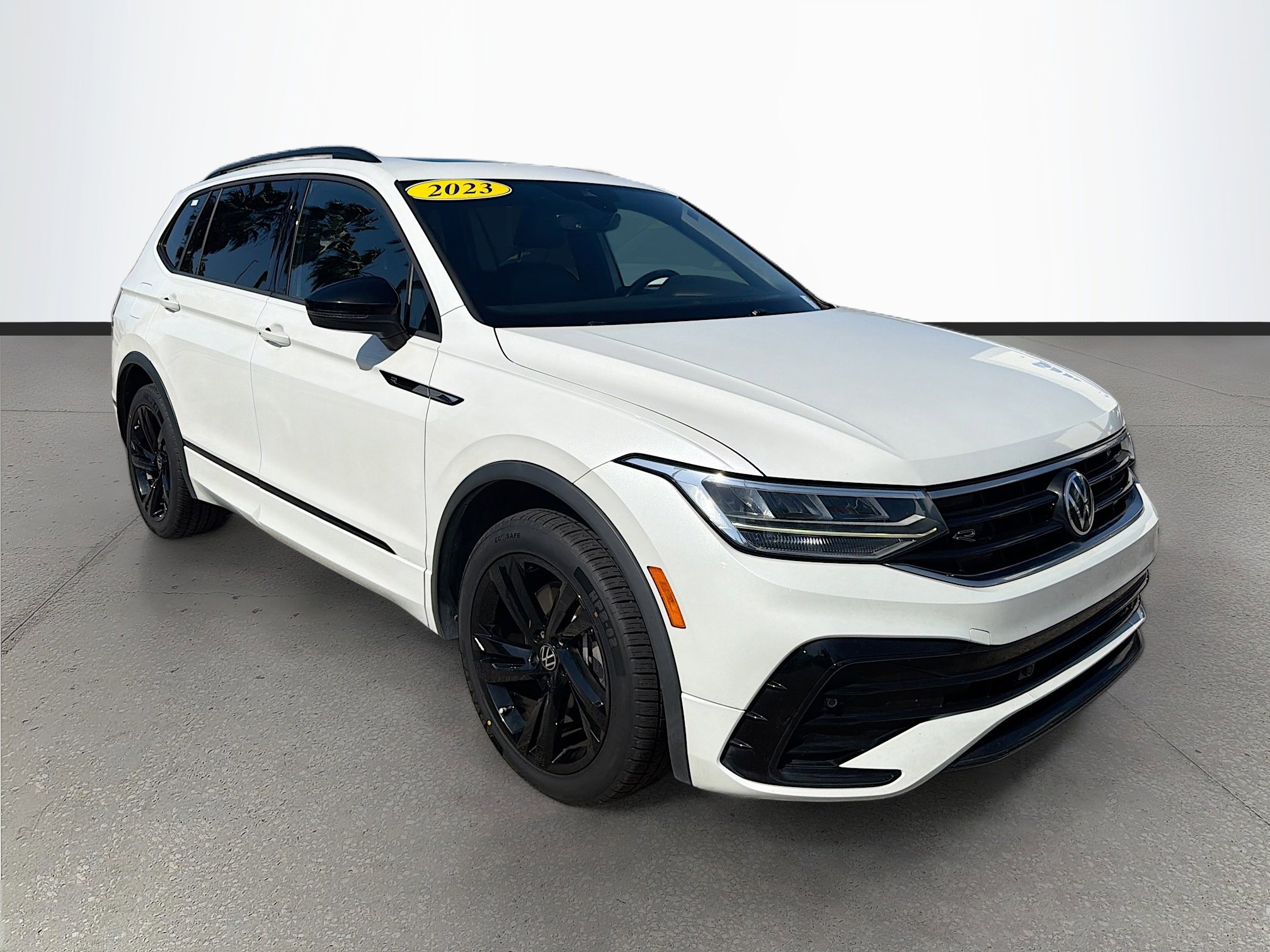 Used 2023 Volkswagen Tiguan SE R-Line