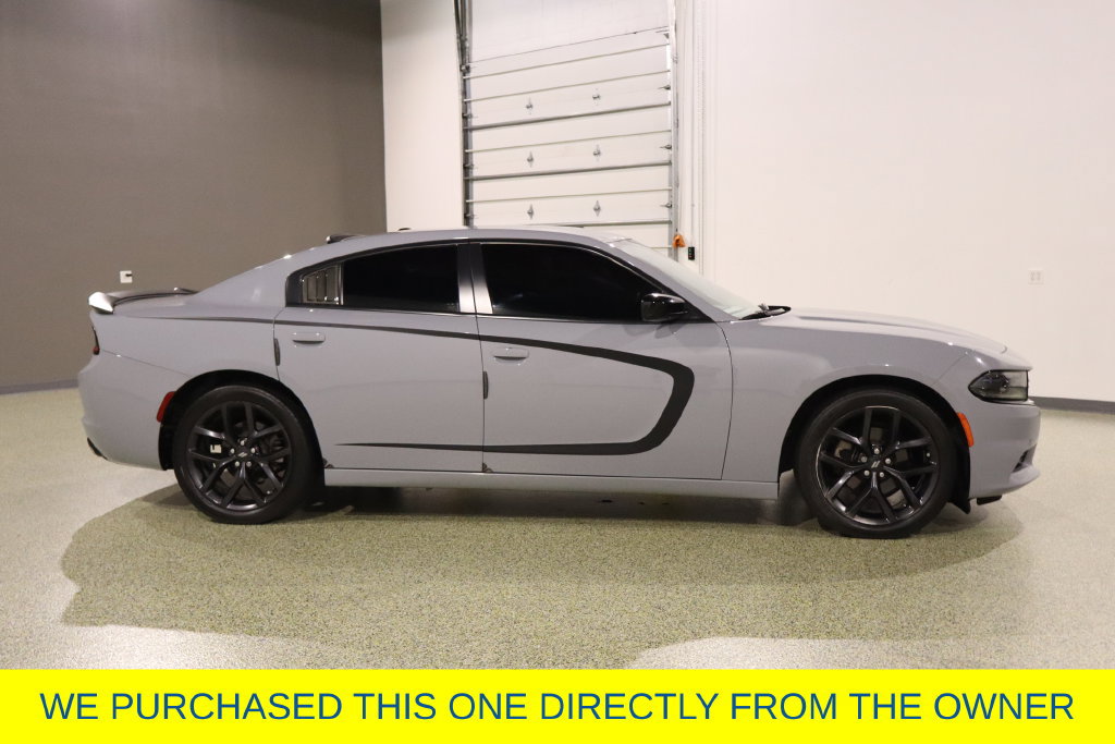 Used 2022 Dodge Charger SXT w/ Blacktop Package RWD image 11