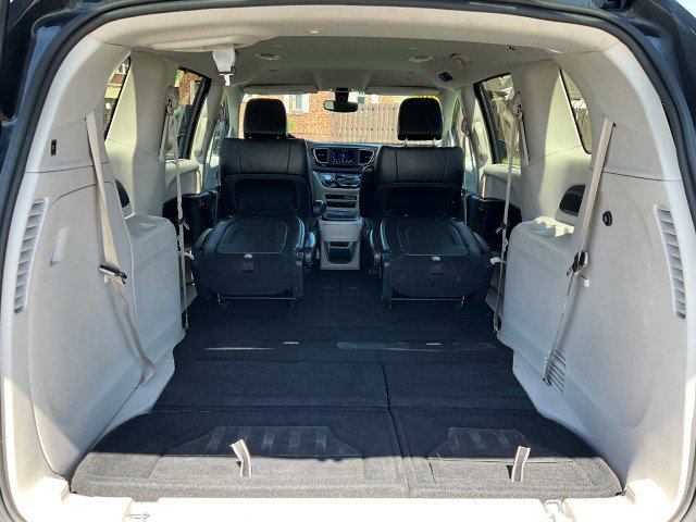 Used 2021 Chrysler Voyager Lxi FWD image 37