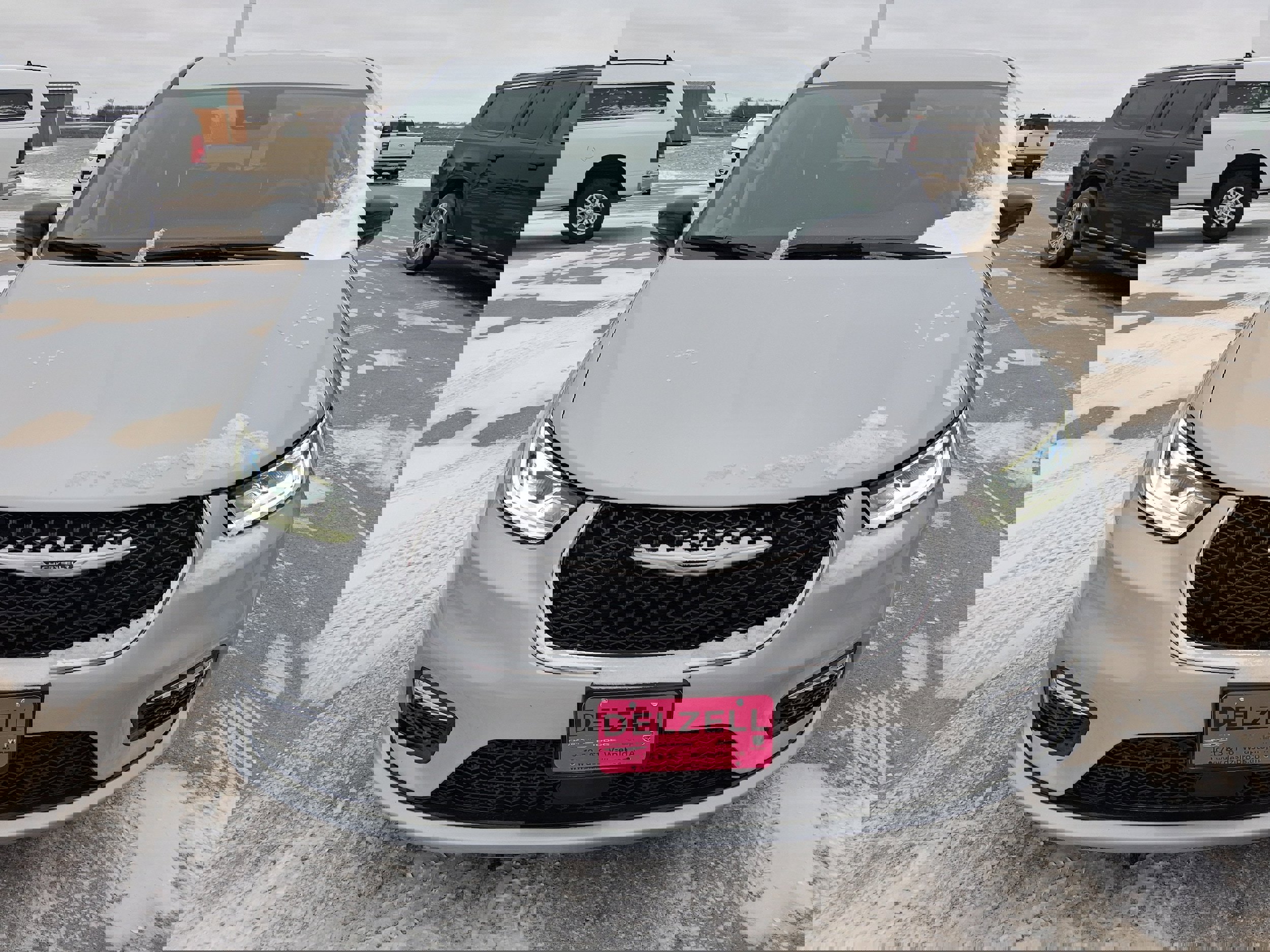 Used 2024 Chrysler Pacifica Touring-L image 3