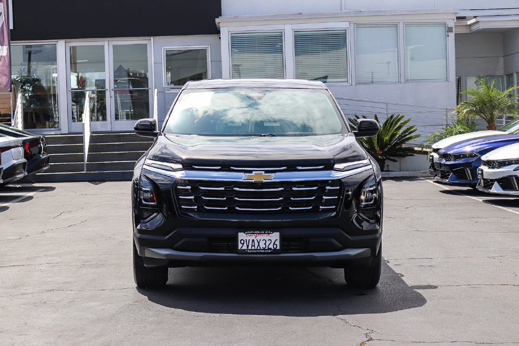 Used 2026 Chevrolet Equinox LT FWD image 2