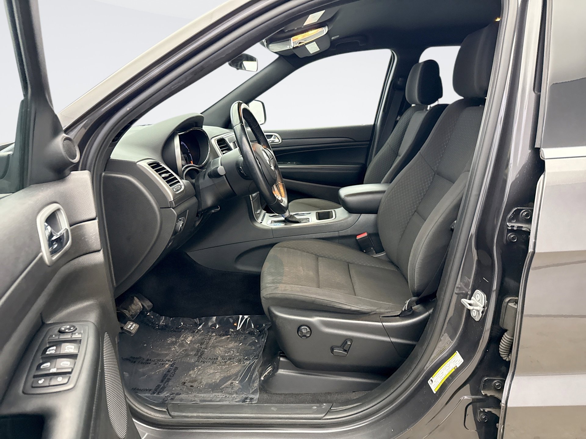 Used 2018 Jeep Grand Cherokee Laredo image 10