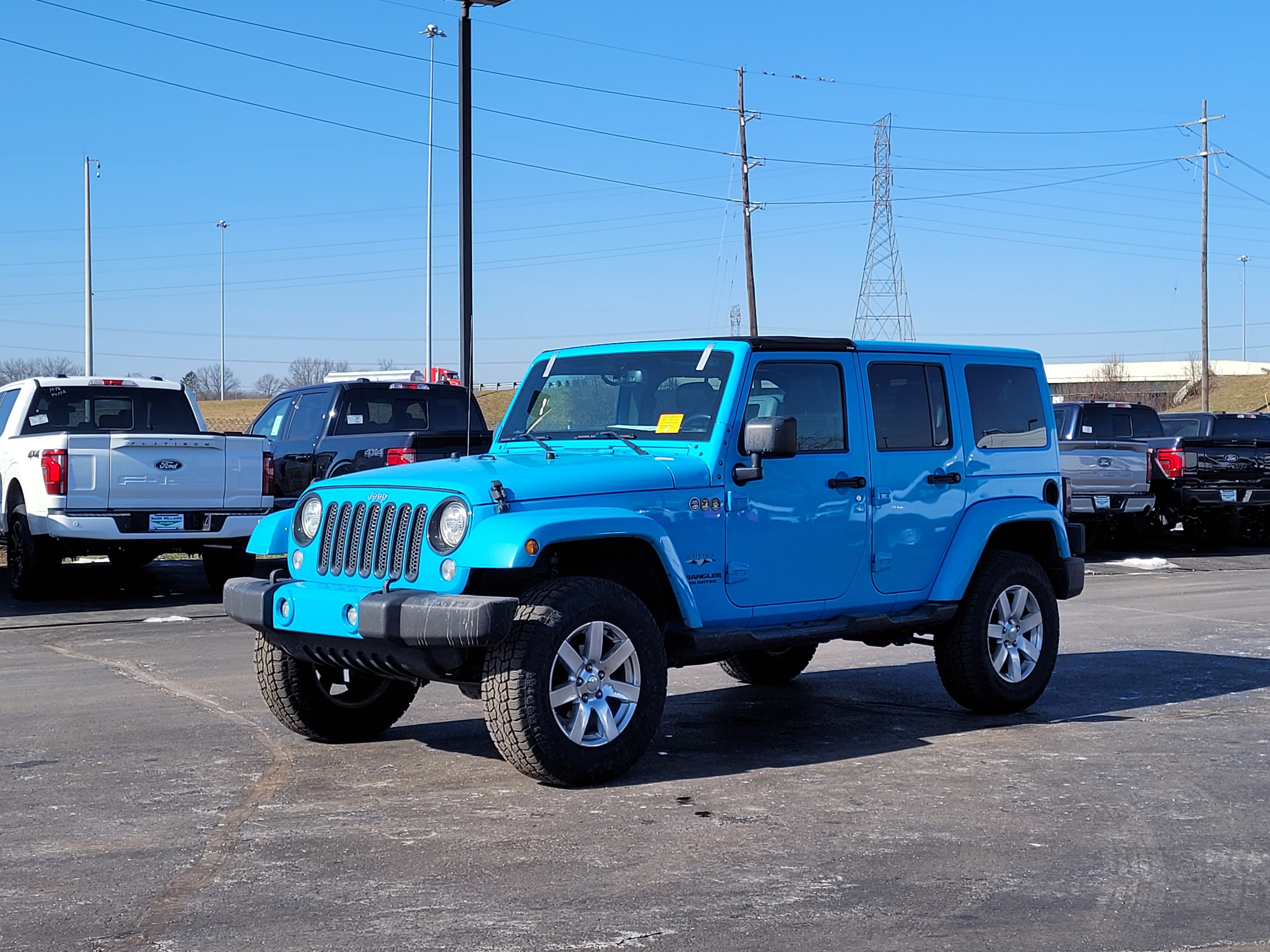 Used 2017 Jeep Wrangler Unlimited Sahara w/ Connectivity Group image 8