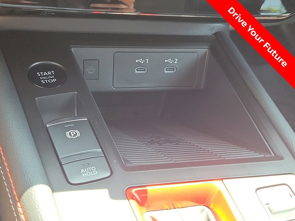 Certified 2025 Nissan Kicks SR FWD image 14