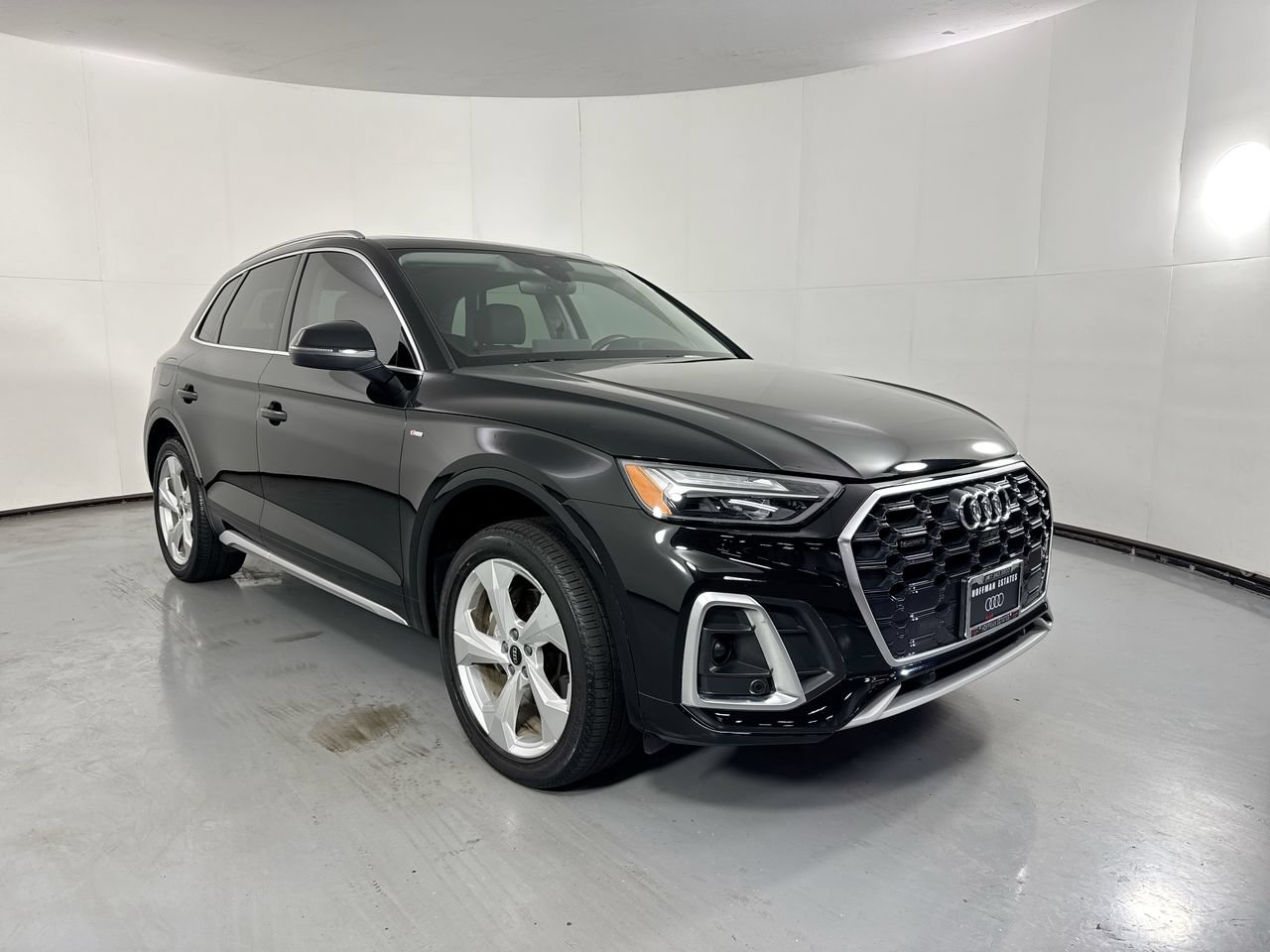 Used 2023 Audi Q5 2.0T Premium Plus w/ Premium Plus Package AWD/4WD image 3