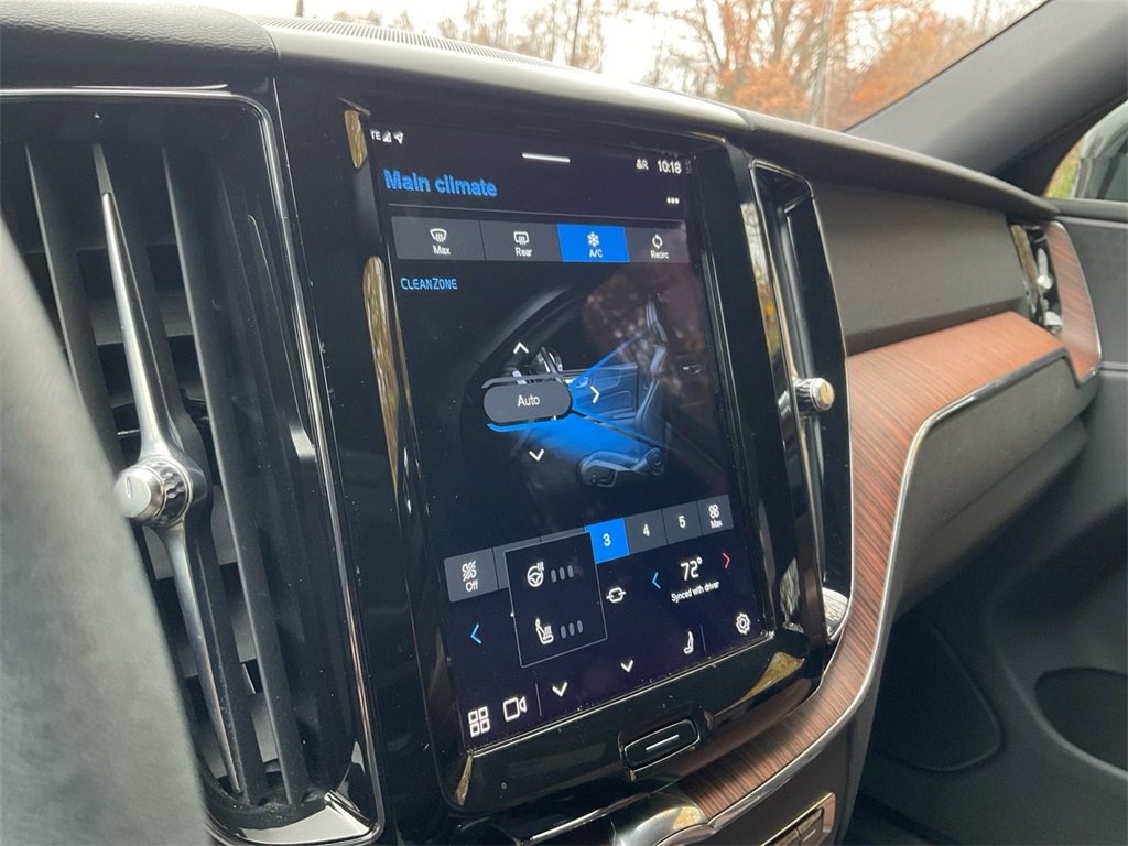 Certified 2023 Volvo XC60 B5 Plus w/ Climate Package image 24