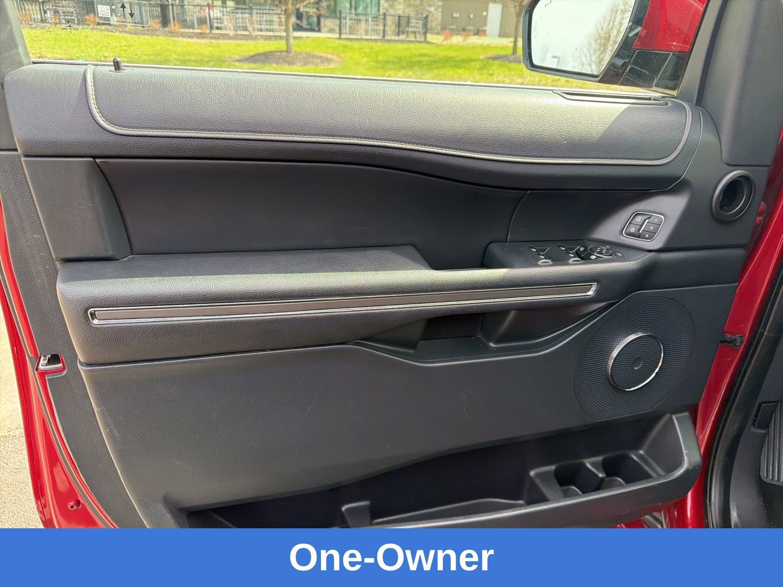 Used 2022 Ford Expedition XLT image 11