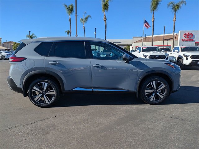 Used 2023 Nissan Rogue SL w/ SL Premium Package image 4