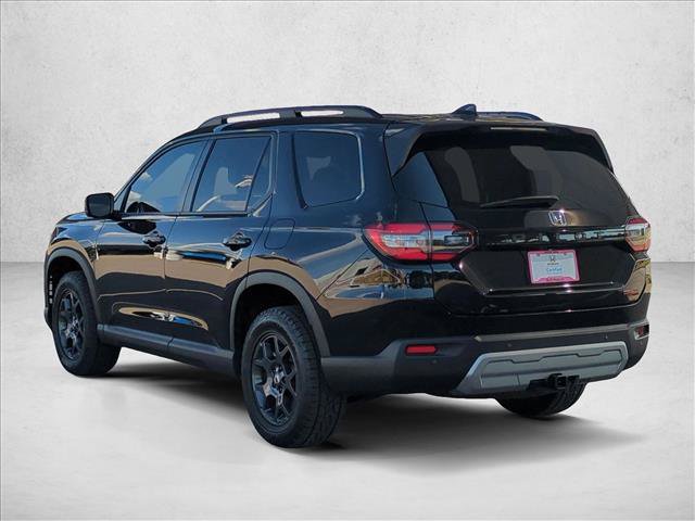 Certified 2025 Honda Pilot TrailSport image 8