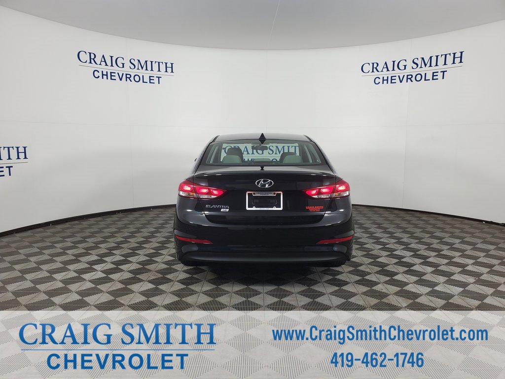 Used 2017 Hyundai Elantra SE w/ Cargo Package image 12