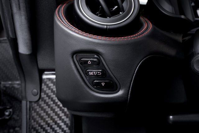 Used 2019 Alfa Romeo 4C Spider RWD image 32