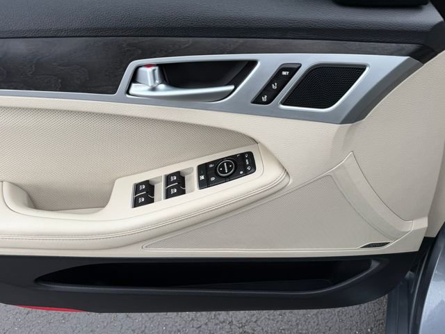 Used 2015 Hyundai Genesis 3.8 w/ Option Group 04 AWD/4WD image 13