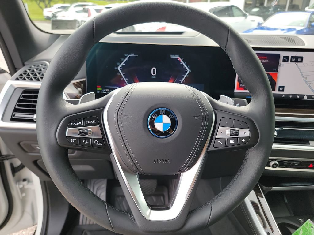 Certified 2025 BMW X5 xDrive50e w/ Premium Package image 25
