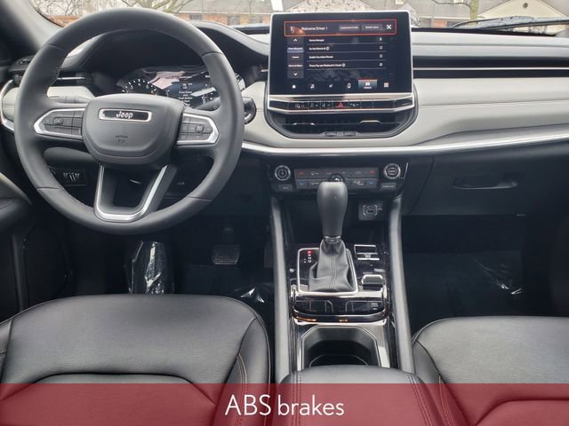 Used 2024 Jeep Compass Limited image 33