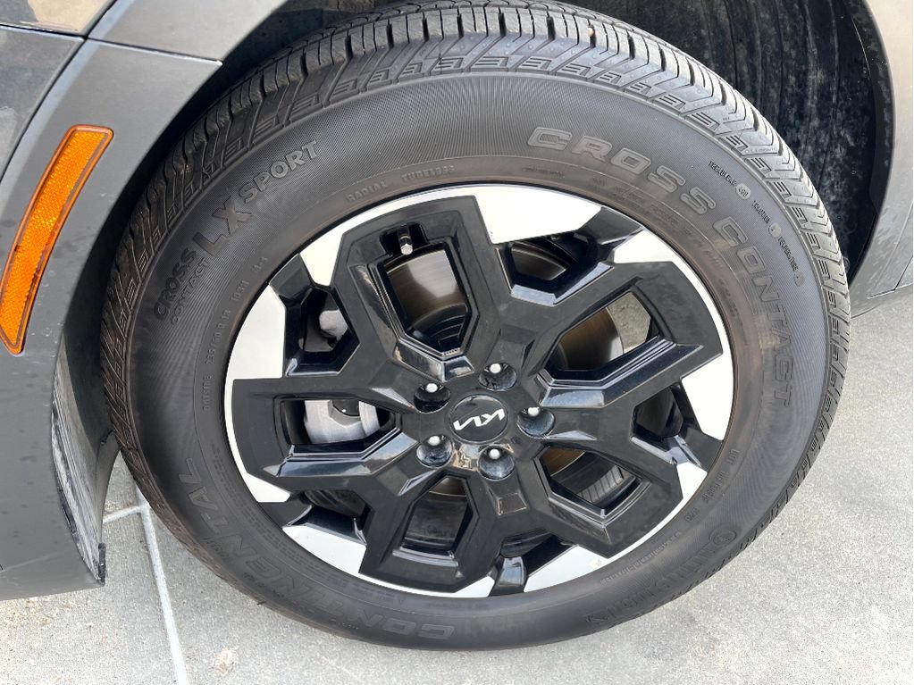 Used 2024 Kia Sorento S AWD/4WD image 6