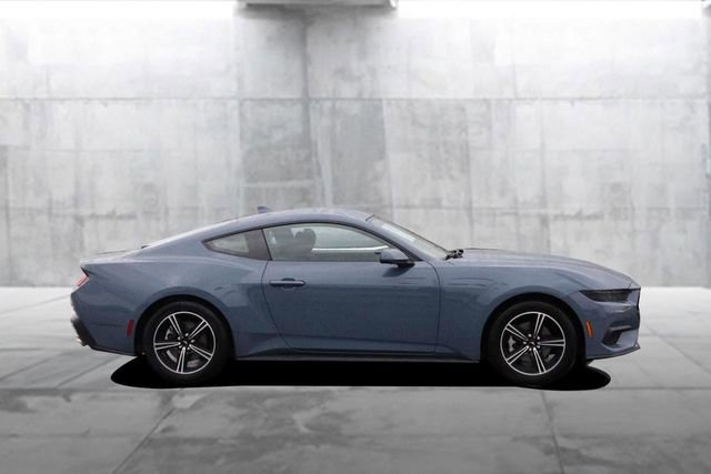 Used 2025 Ford Mustang Coupe image 5