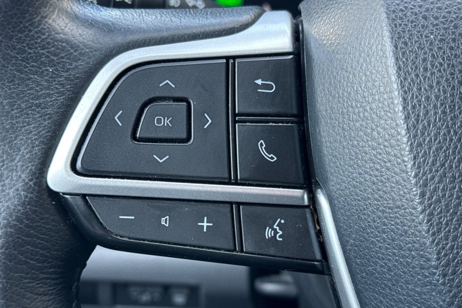 Used 2024 Toyota Sienna XLE w/ XLE Plus Package image 34