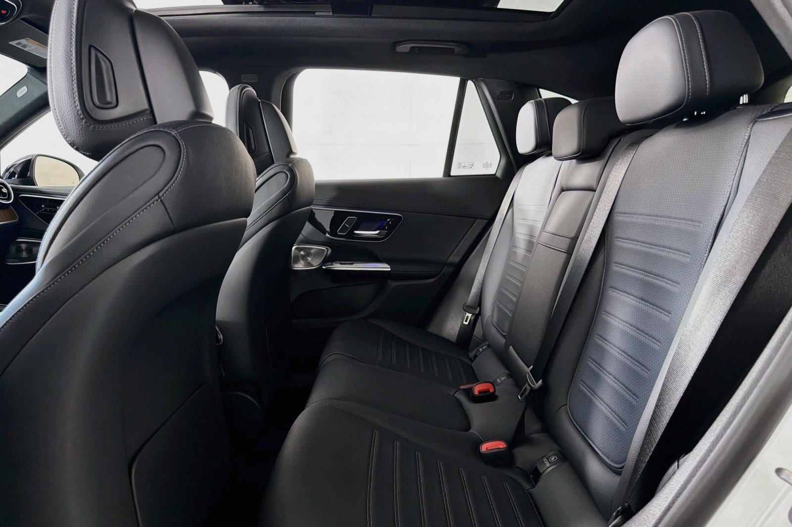 Certified 2024 Mercedes-Benz GLC 300 4MATIC w/ AMG Line image 8