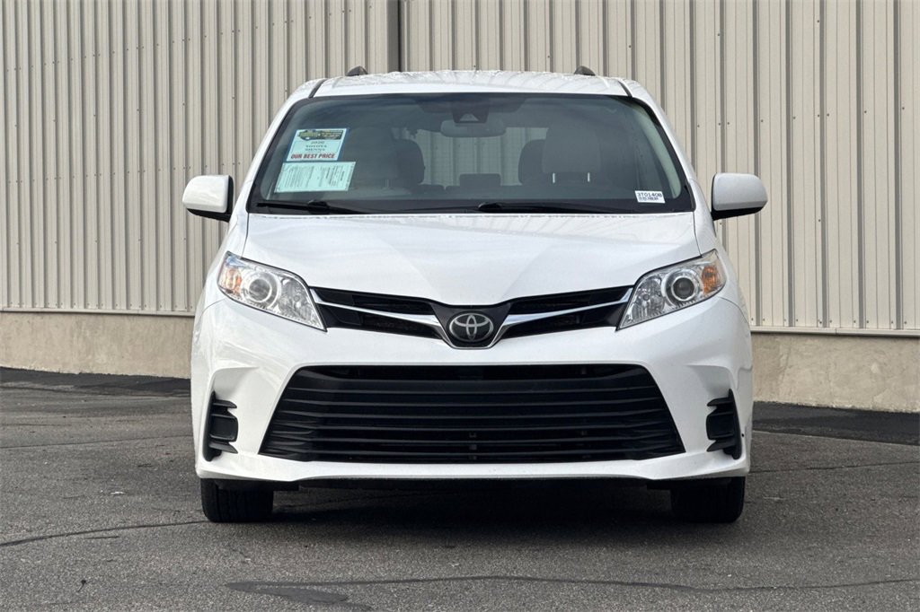 Used 2020 Toyota Sienna LE image 10