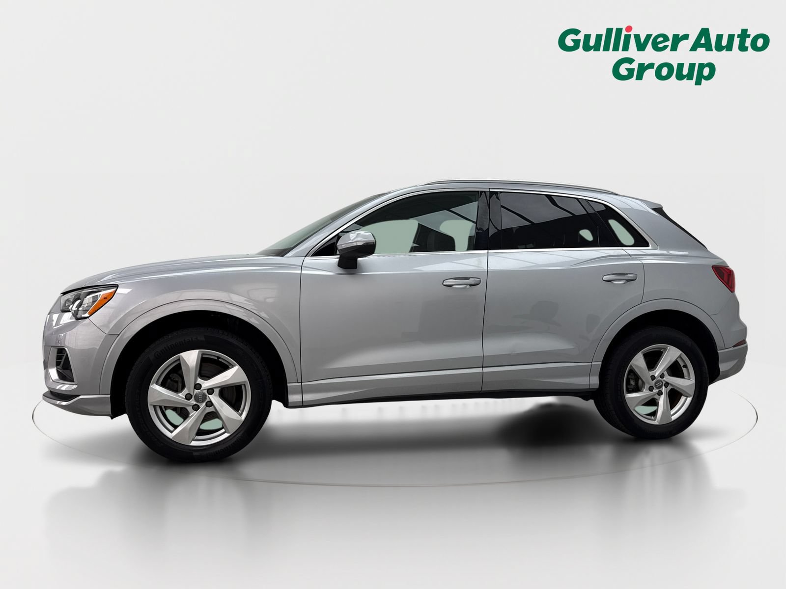 Used 2020 Audi Q3 2.0T Premium w/ Convenience Package AWD/4WD image 2