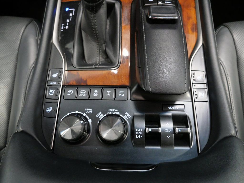 Used 2016 Lexus LX 570 4WD image 35