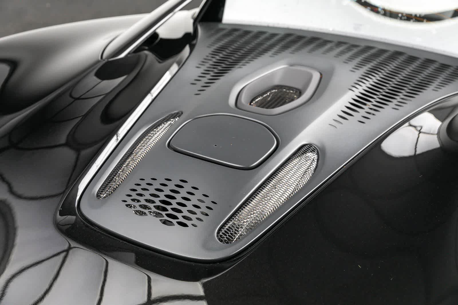 Used 2023 McLaren Artura RWD image 23