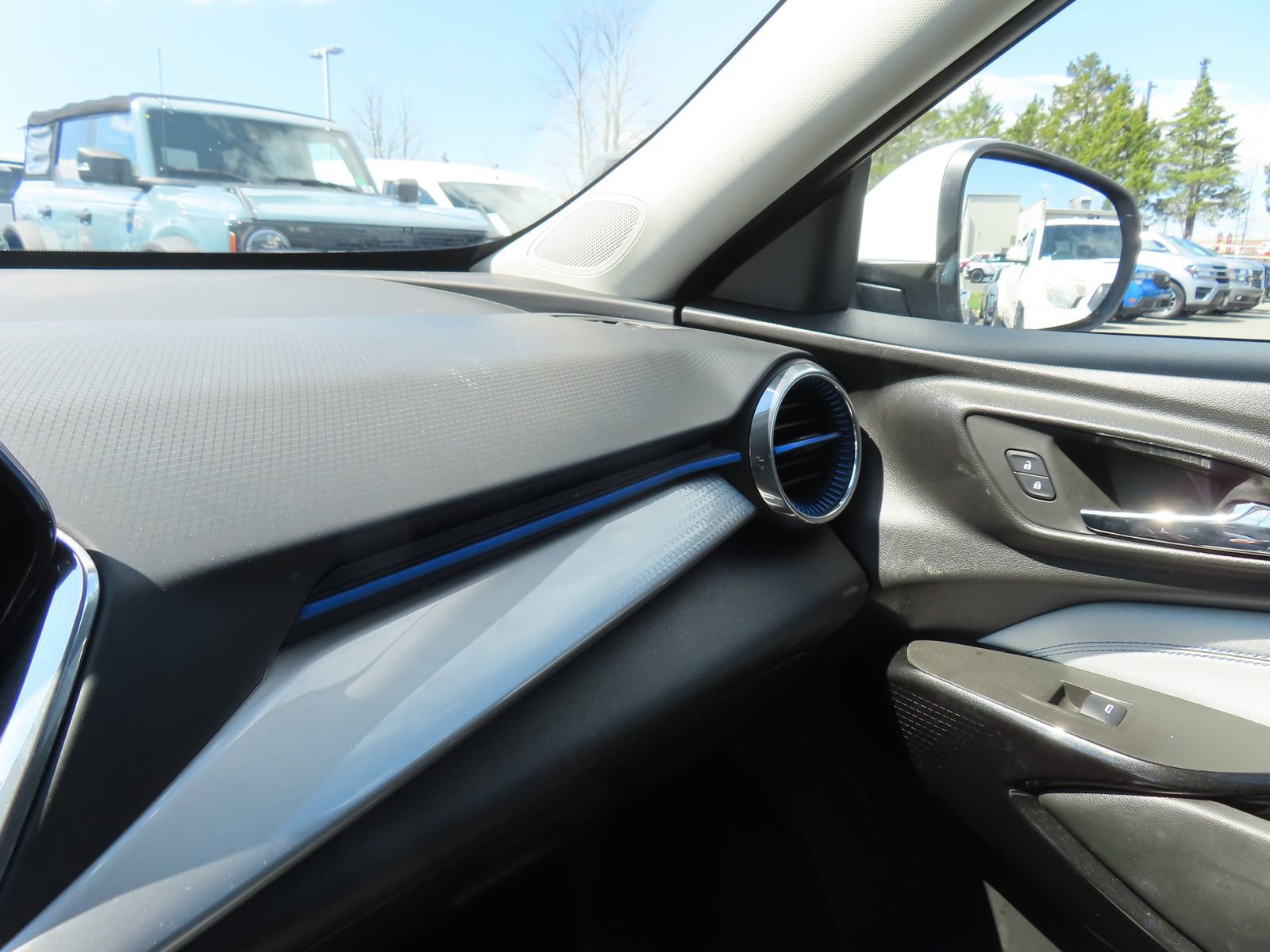 Used 2024 Chevrolet Trax LT w/ Driver Confidence Package image 21