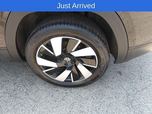 Used 2025 Volkswagen Atlas Cross Sport SE AWD/4WD image 22