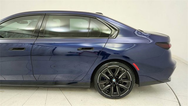 Used 2023 BMW i7 xDrive60 image 10